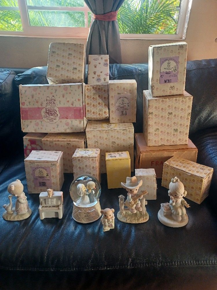 Precious Moments Collection 25 Pieces Small & Big