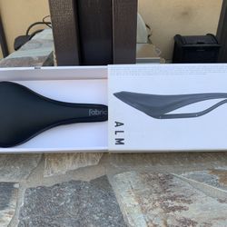 Fabric Alm ultimate Bike Saddle