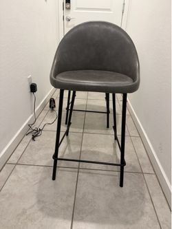 Set of 6 counter stools $150
