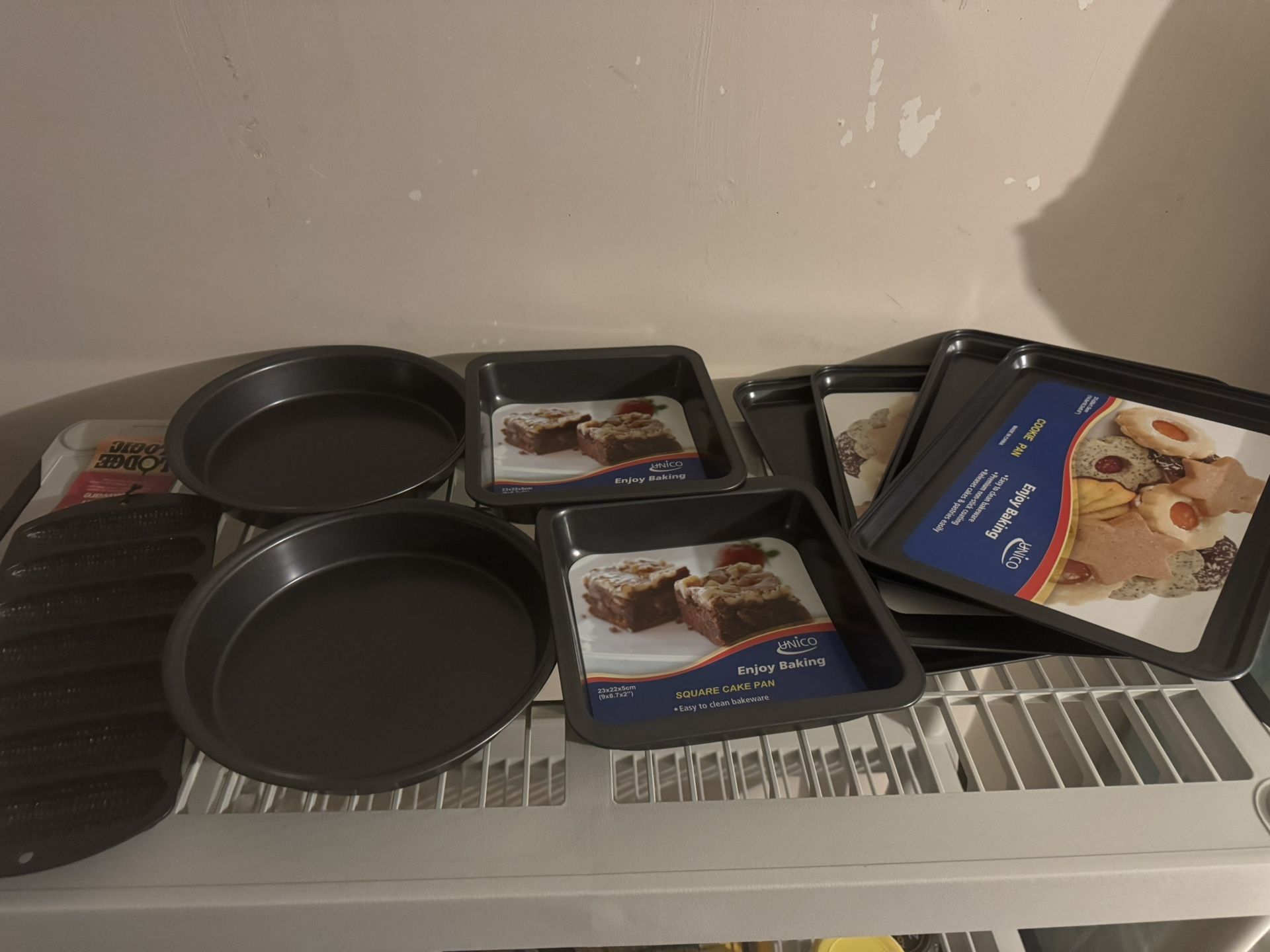 Baking Pans - Lodge Cornbread & Unico Square Cake Pans