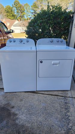 White Washin Machine And Dryer  Whirlpool In Good Condition Works Perfectly