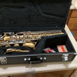 Yamaha Saxophone 