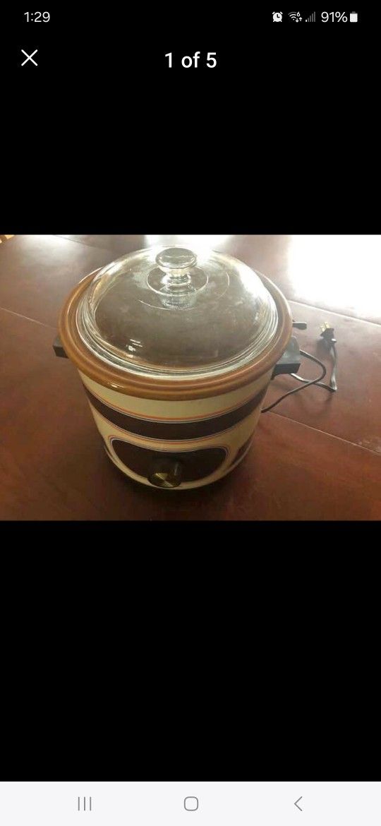 Rival 3.5 qt slow cooker.