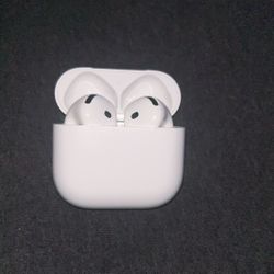 Airpods 4 base model