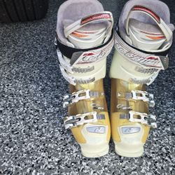 Nordica OLYMPIA Ski Boots - Women 24.0