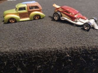 Hot Wheels Old Woody/Roadster $10