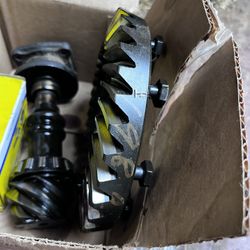 1980 Ring And Pinion Gear 