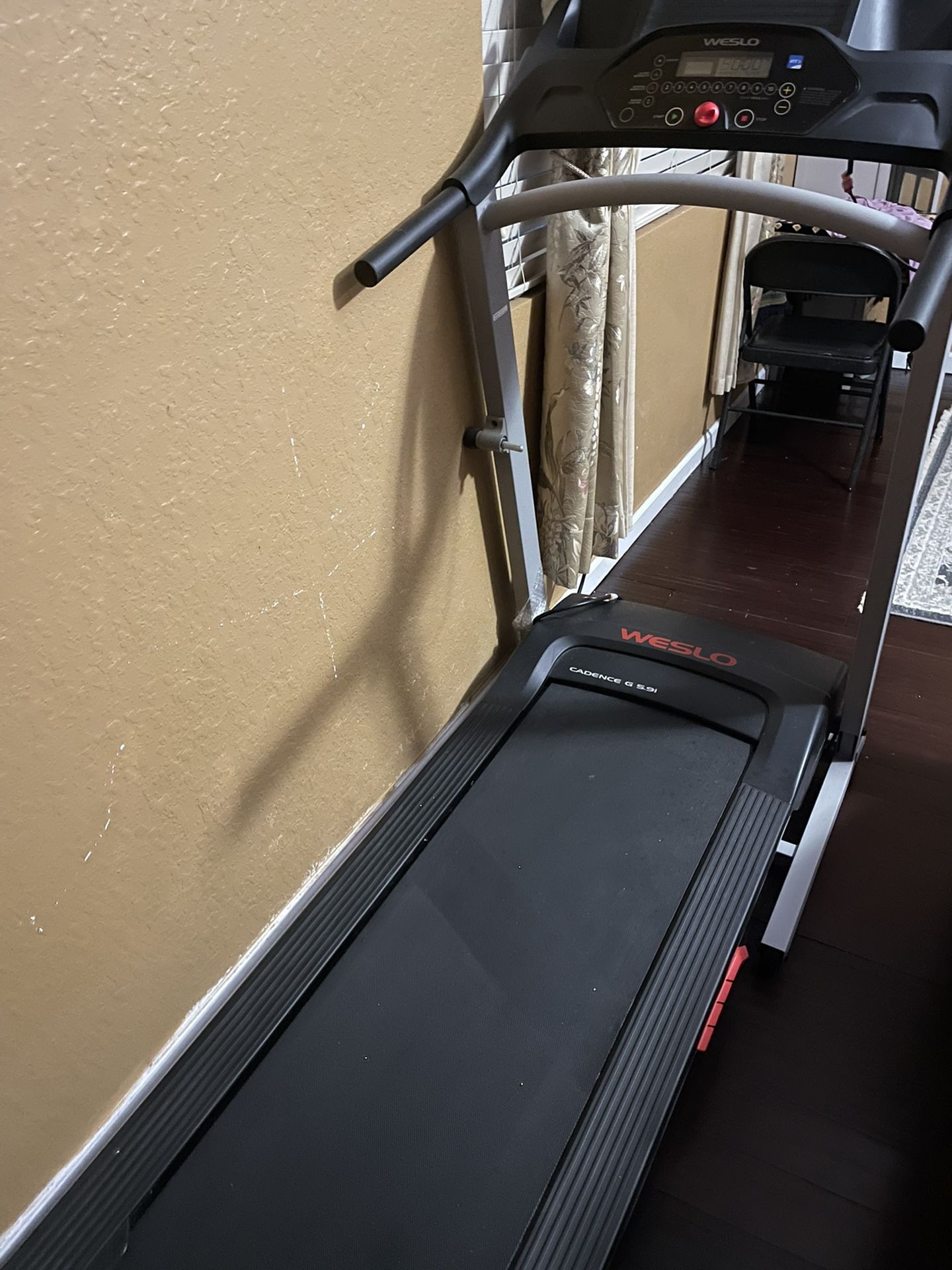 Weslo Cadence G 5.9i Folding Treadmill with Adjustable Incline, Compatible with iFit Personal Training