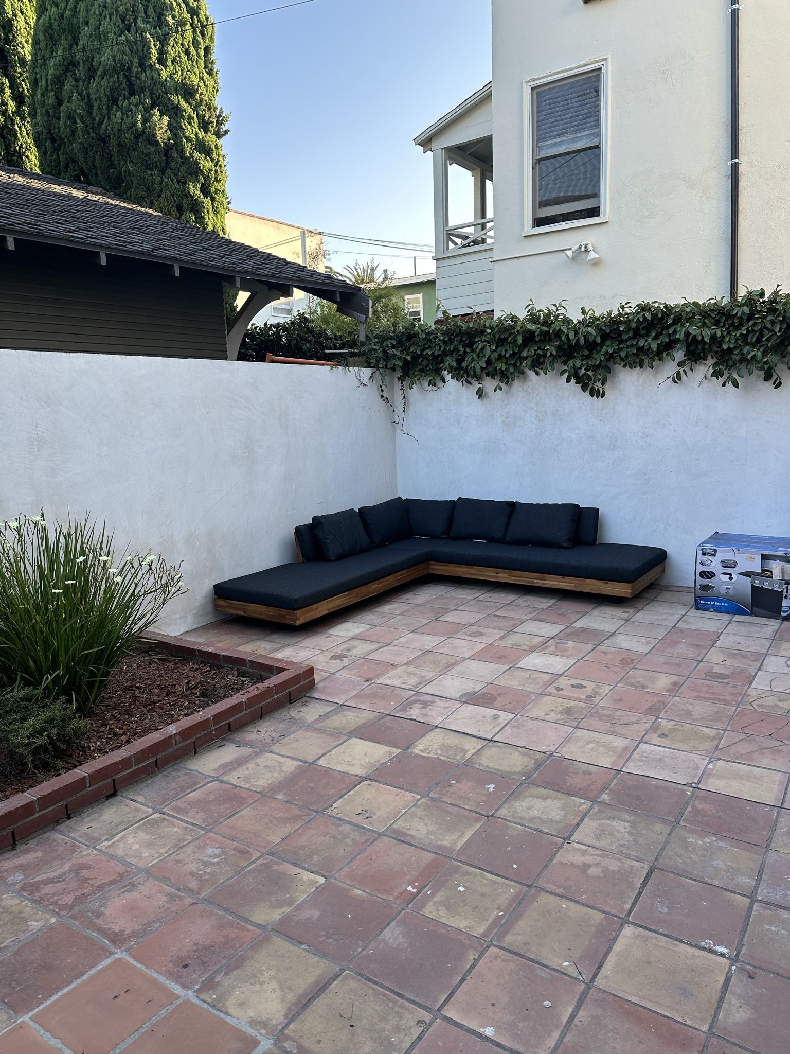 Article Lubek Sectional Couch