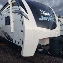 2021 Jayco Eagle 37 ft luxury livable 3 slides king trailer spacious