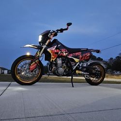 Suzuki DRZ400SM..400cc