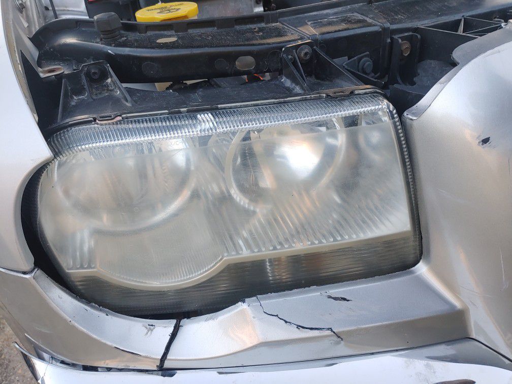 Right Headlight Assembly Halogen For 2005-2010 Chrysler 300 C