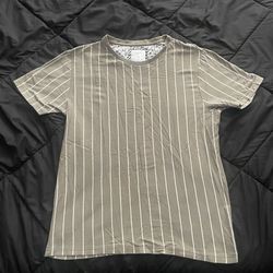 Men’s Medium Green Striped Tshirt