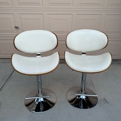 2x Beautiful Counter Height Bar Stool