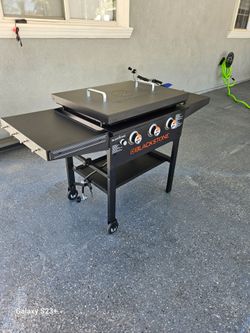 Blackstone Griddle 28" 3 burner