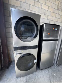 Laundry Center New Open Box 