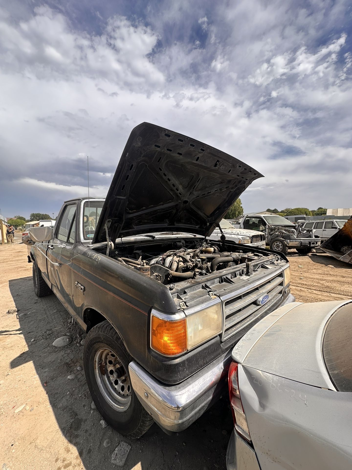 1989 FORD TRUCK🛻FULL PART OUT!!