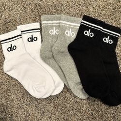 3 Pairs Alo Yoga Unisex Throwback Socks Grey White Black Medium