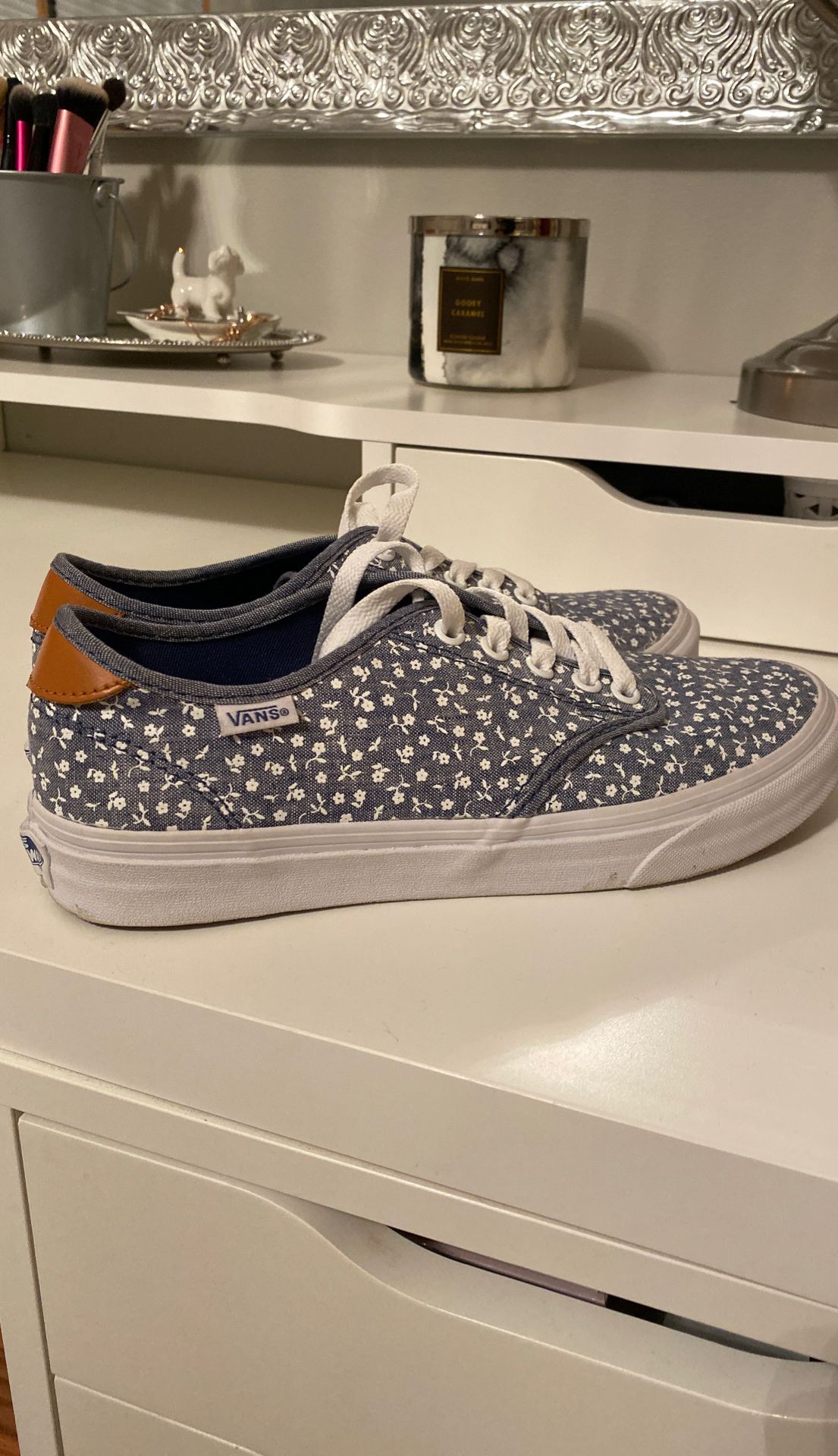 Women’s Floral Vans, Size 8