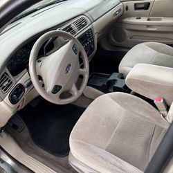 2003 Ford Taurus