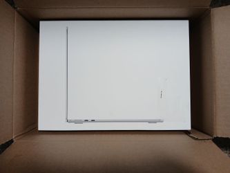 Apple MacBook Air (M4 Chip) - Silver (16GB RAM, 256GB SSD) - Brand New