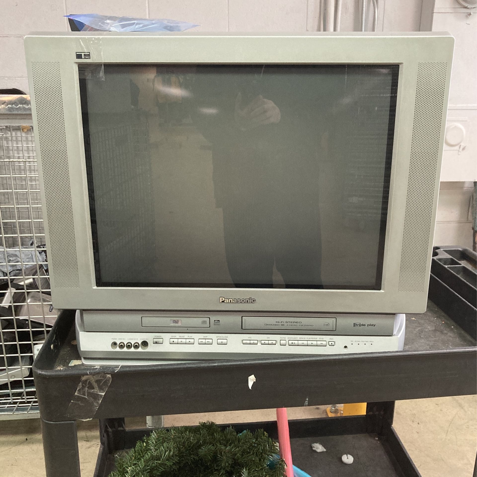 Panasonic 2 In 1 Tv (goodwill Baldwin Park)