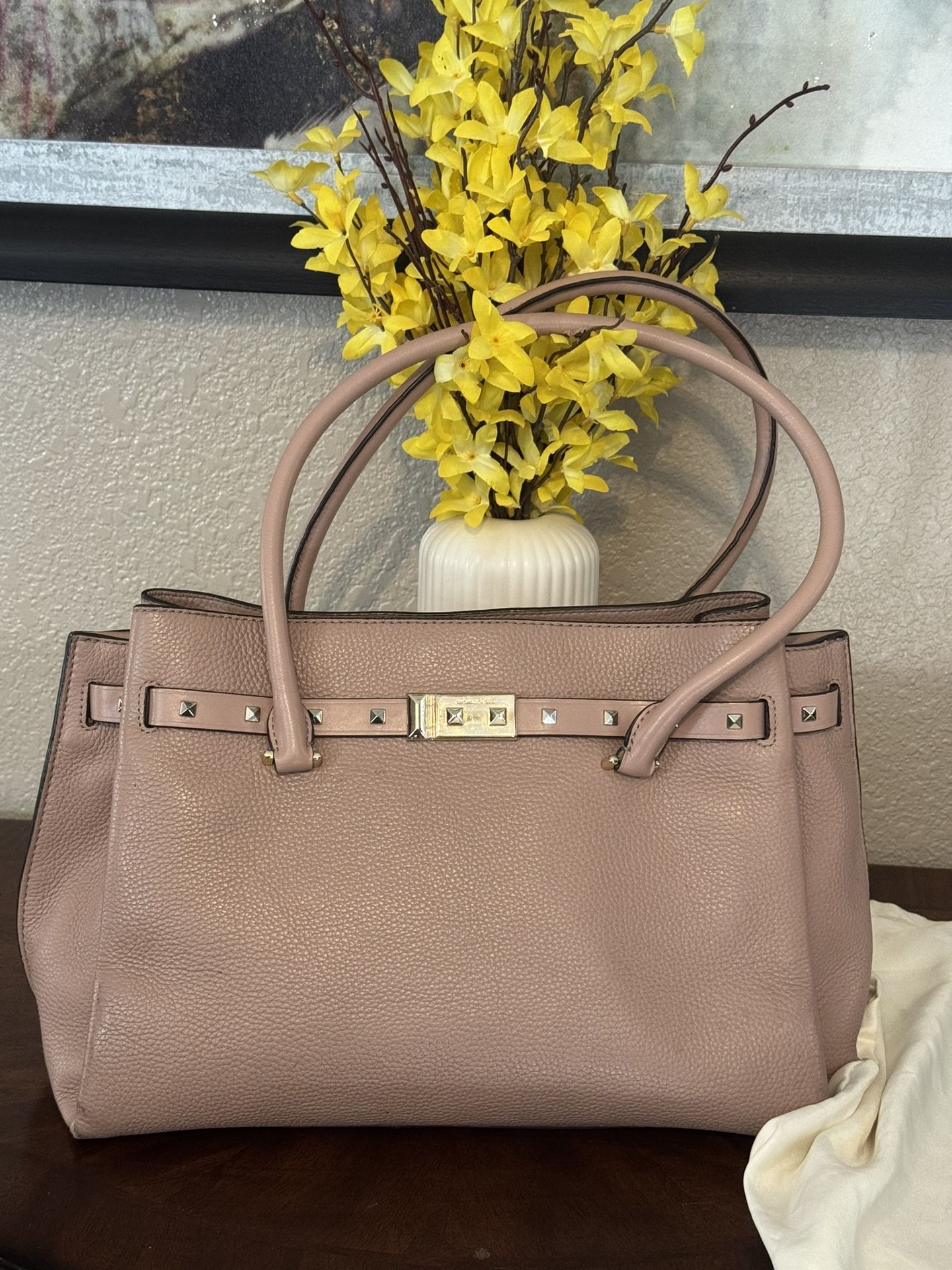 Michael Kors Addison Large Pebbled Leather Tote Handbag Fawn/Beige