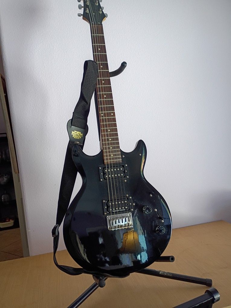 Ibanez Guitar G10 Seymour PickUps Like New