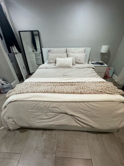Queen Bed and dresser set.