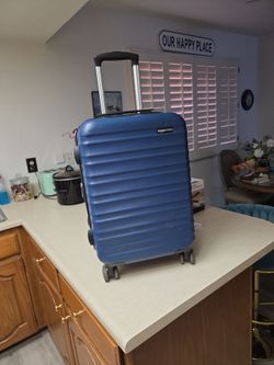 Amazon basics suitcase