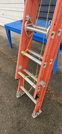 24’ Columbia Extension Ladder