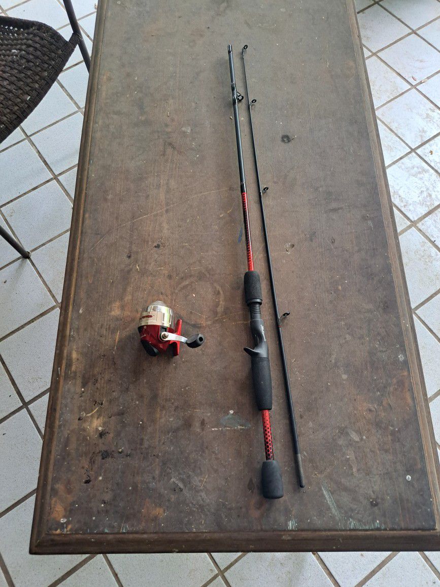 Shakespear Reverb 2 Piece Rod (Rod And Reel Combo ) Complete 