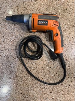 6.5 AMP CORDED 1/4 IN. HEAVY-DUTY VSR DRYWALL SCREWDRIVER
