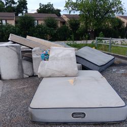 Free SCRAP Beds And SOFAS