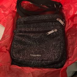 *****HO HO HO*****Baggallini Cross Body***
