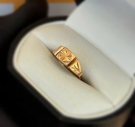 Jewelry Vintage 18k solid yellow gold ring sz 5.00