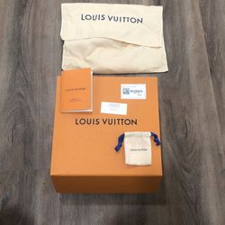Louis Vuitton Medium Box, Dust Cover, Extra