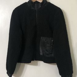 Juicy couture women’s Sherpa zip up  jacket side square pocket long sleeves.M
