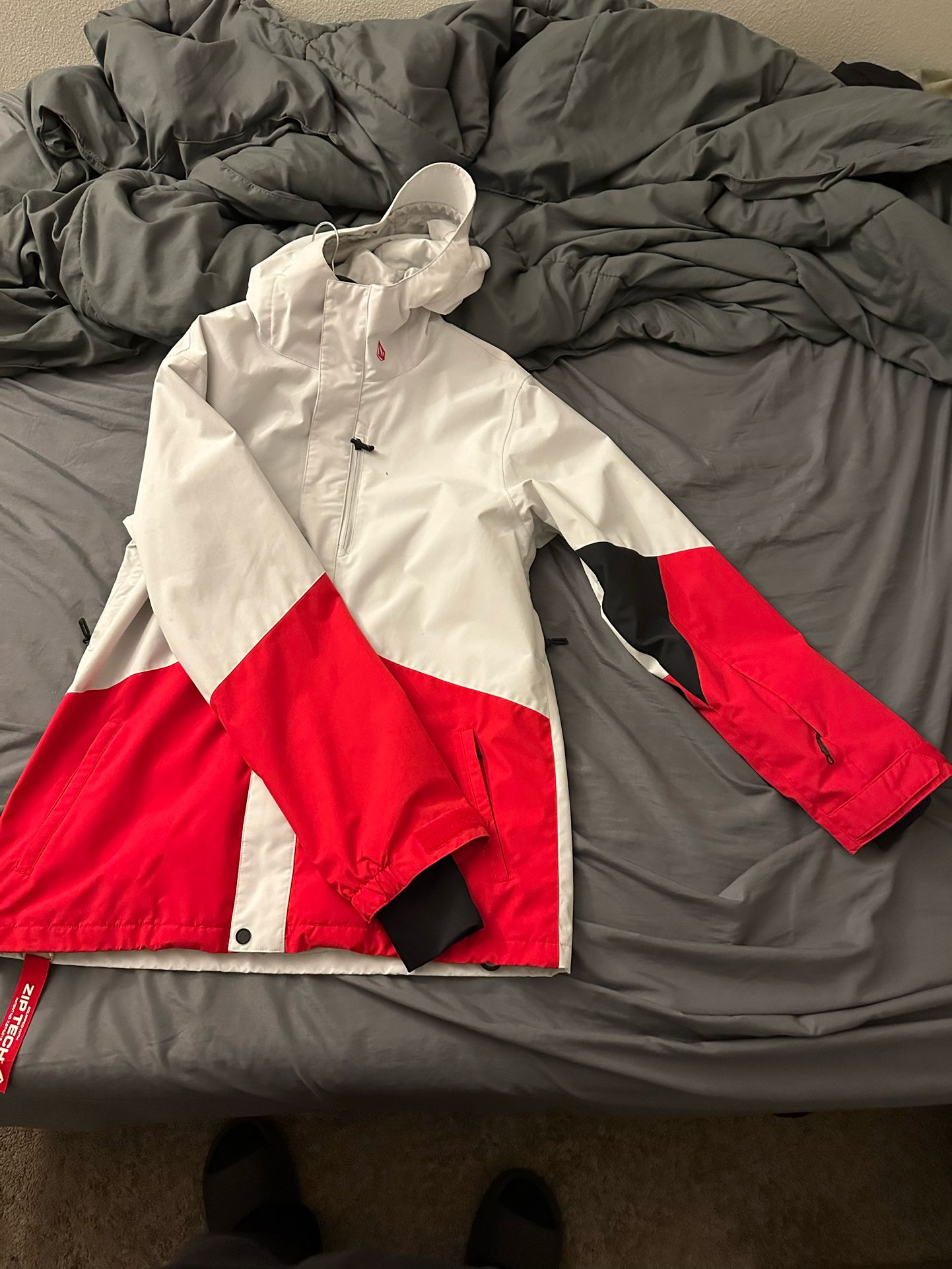 Men’s Volcom Snowboarding Jacket