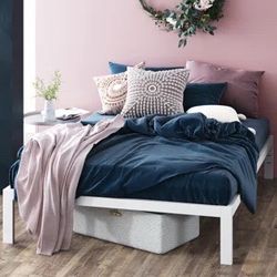 White Metal Platform Twin Bed Frame