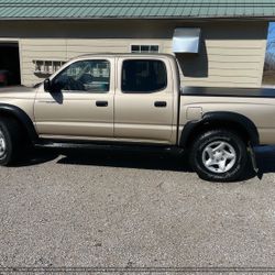 Explore with Confidence: 2001 Toyota Tacoma Double Cab