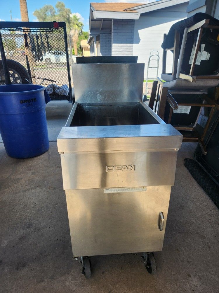 Dean Fryer Model Sm160gn