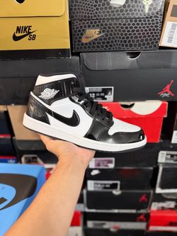 Jordan 1 Mid Carbon Fiber size 11 VNDS