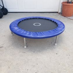 Trampoline In Excellent condition 