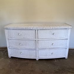 Dresser 6 Drawers Wicker Rattan 60” Long 33” High 24” Wide Mint Condition 