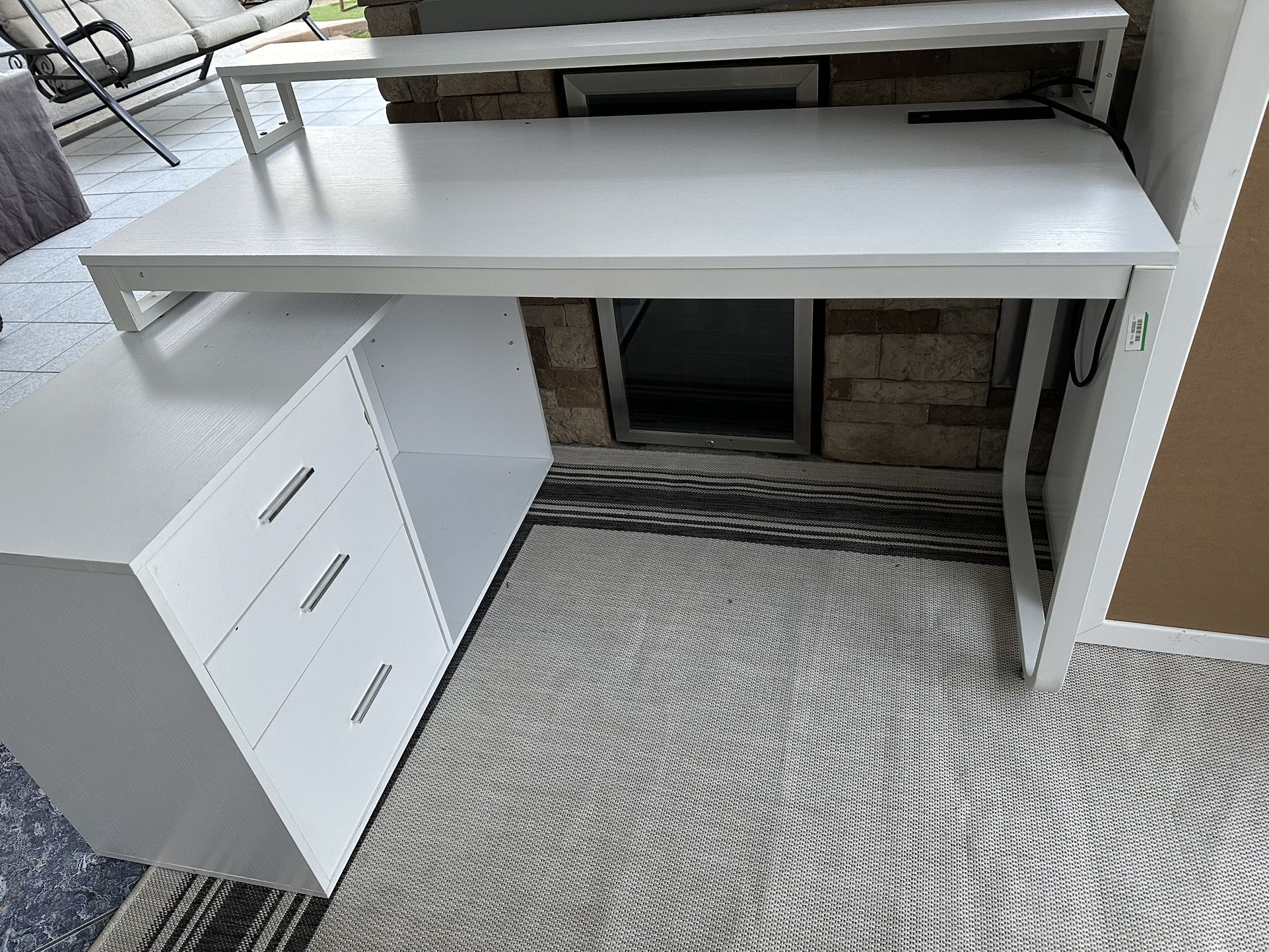 L-shape desk With A Shelf Cabinet 