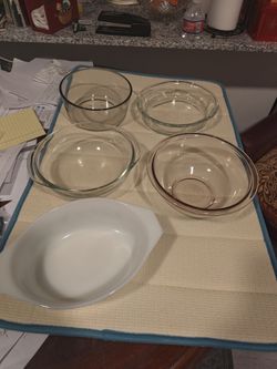 Set of 5 large PYREX BOWLS