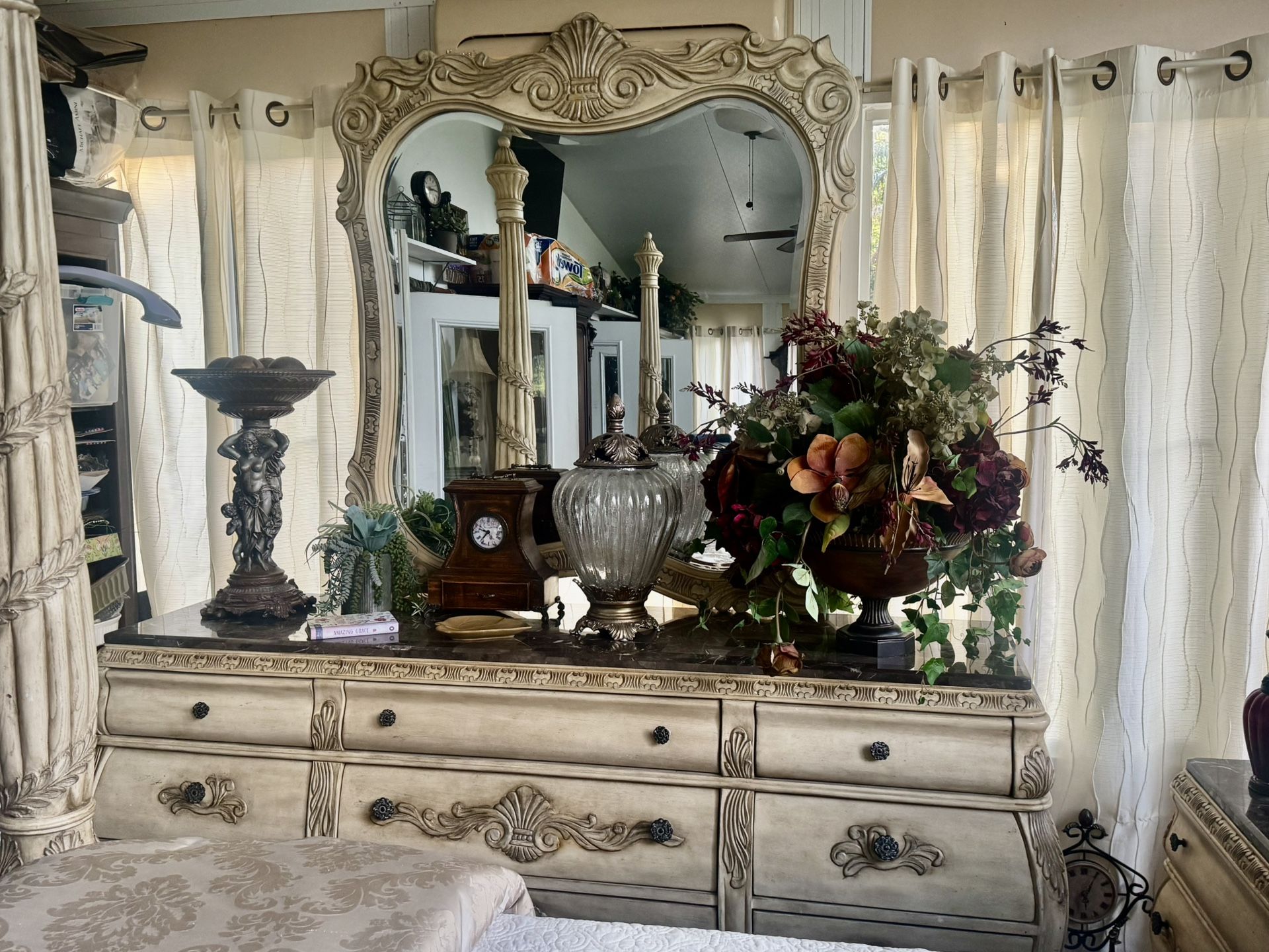 Tracy Has! A Beautiful Blonde King Size Bedroom Set!