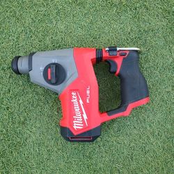 Milwaukee Rotary Hammer 
