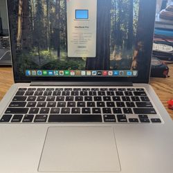 MacBook Pro 8gb Ram 256gb SSD Running Sequoia 